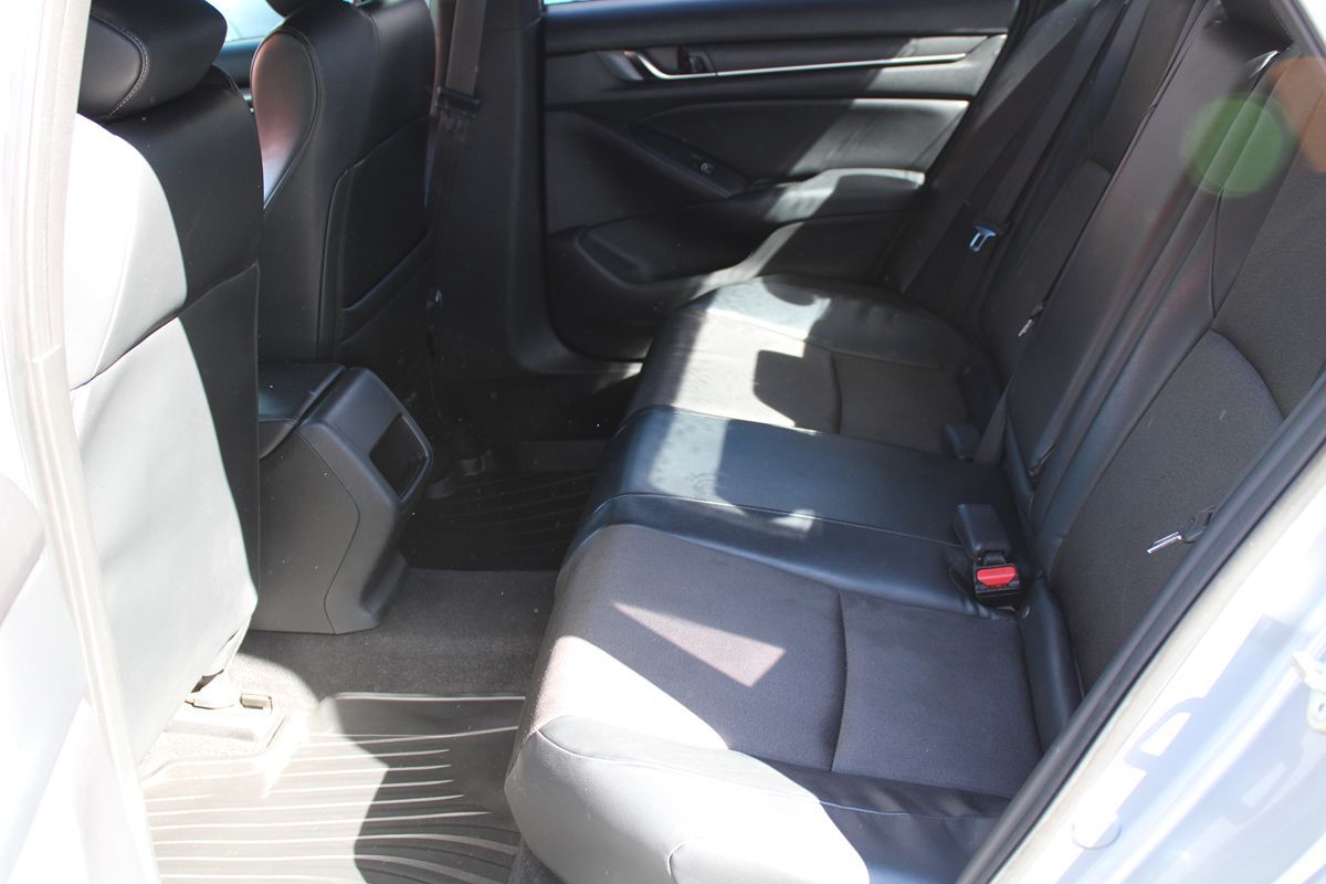 Honda Accord photo 6