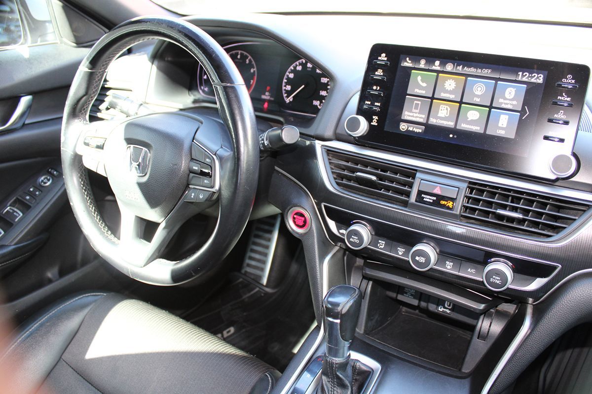 Honda Accord photo 12