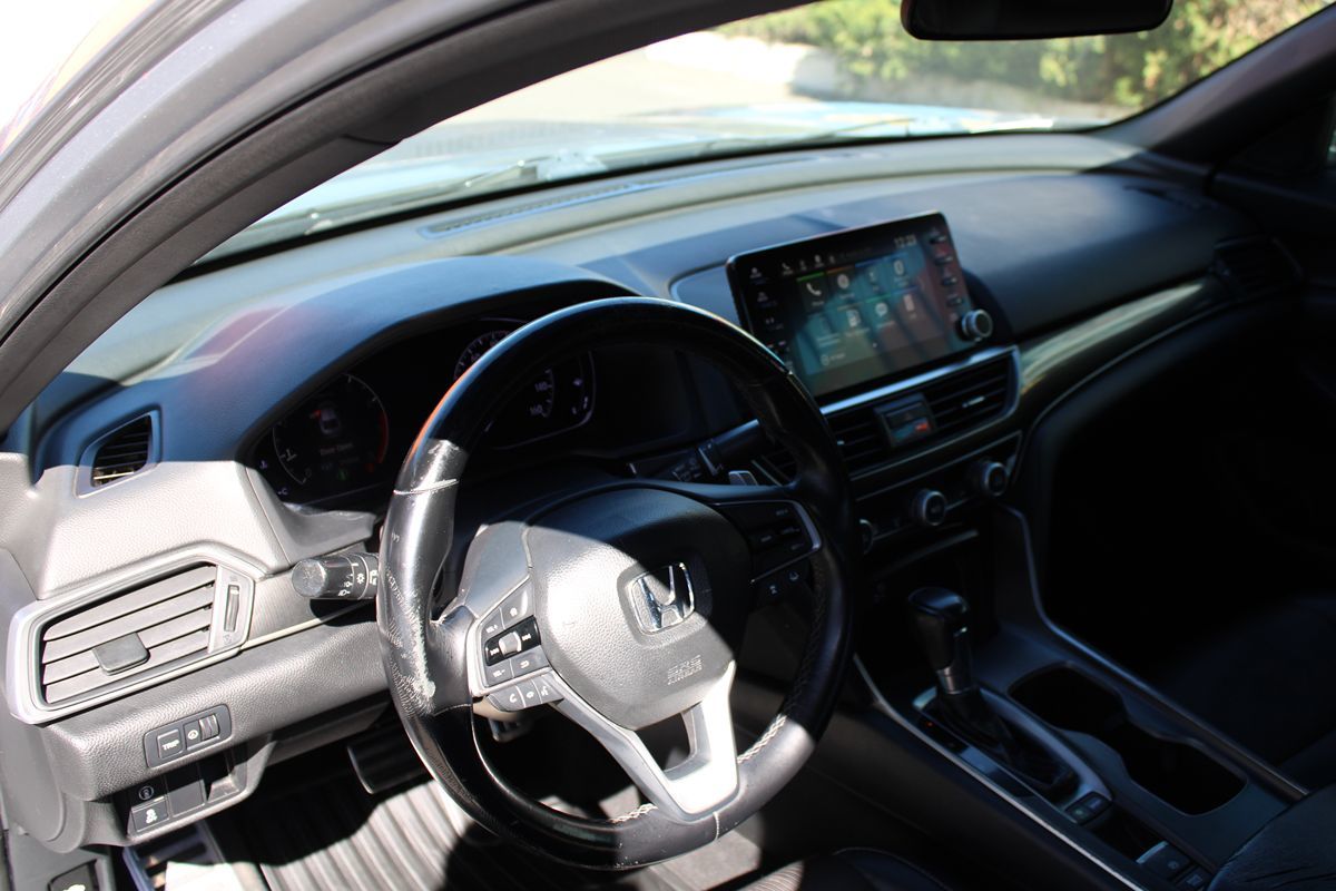Honda Accord photo 8