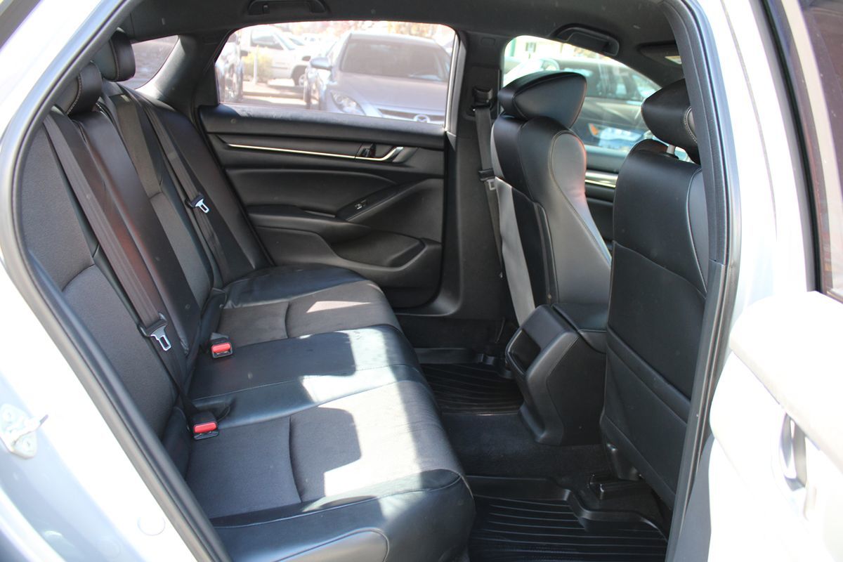 Honda Accord photo 14
