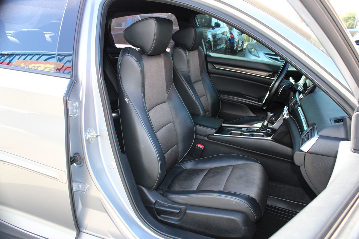 Honda Accord photo 17