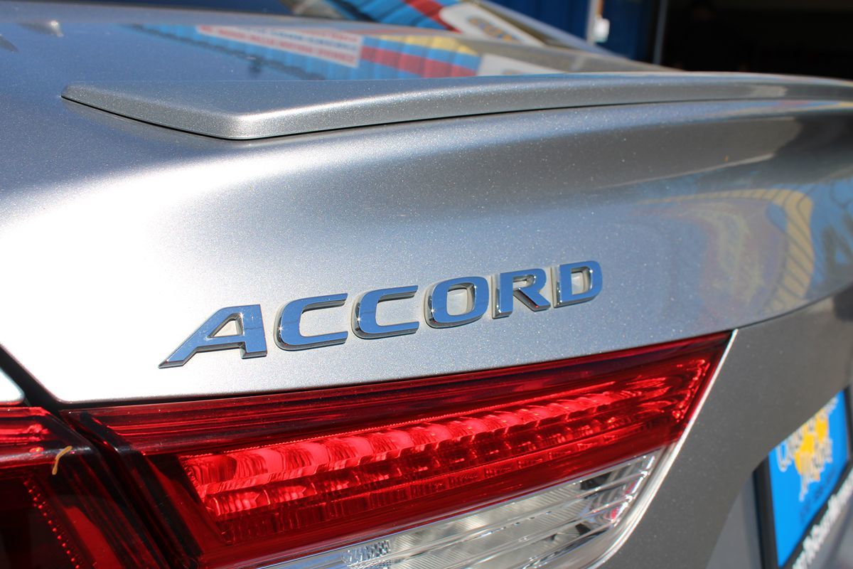Honda Accord photo 32