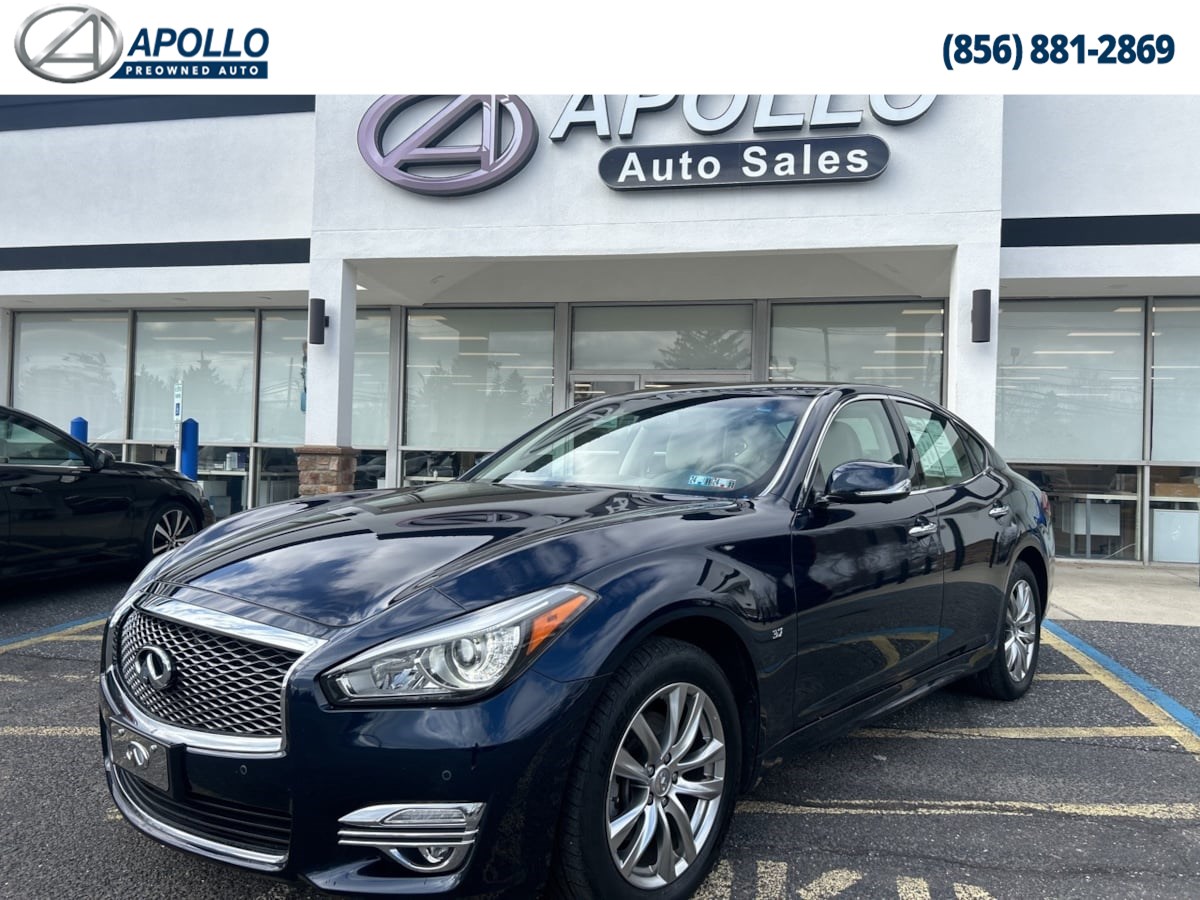 2017 INFINITI Q70 3.7