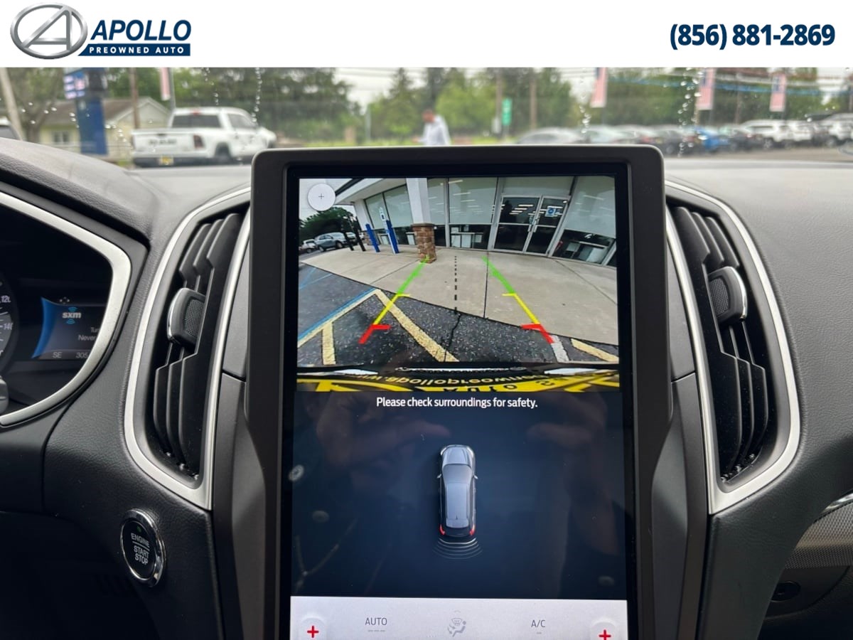 2021 Ford Edge SEL photo 16