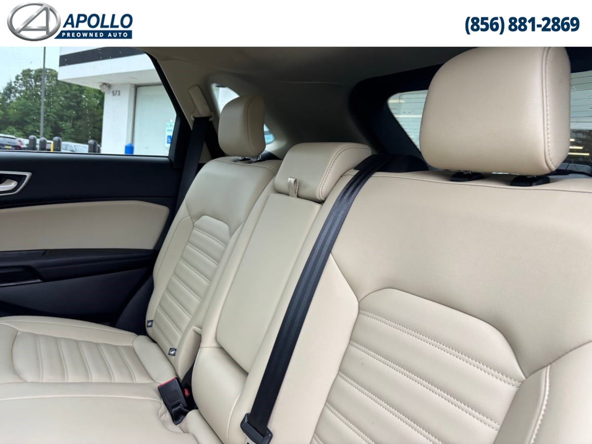 2021 Ford Edge SEL photo 17