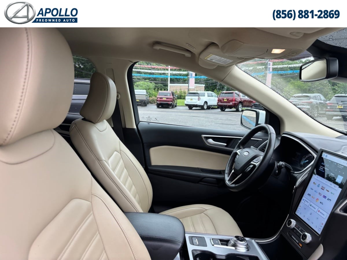2021 Ford Edge SEL photo 15