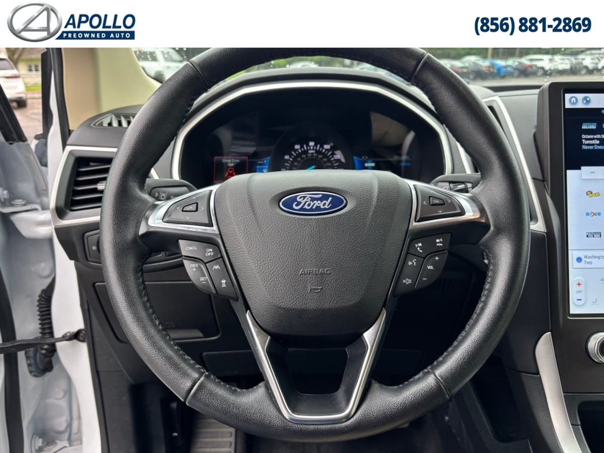 2021 Ford Edge SEL photo 9