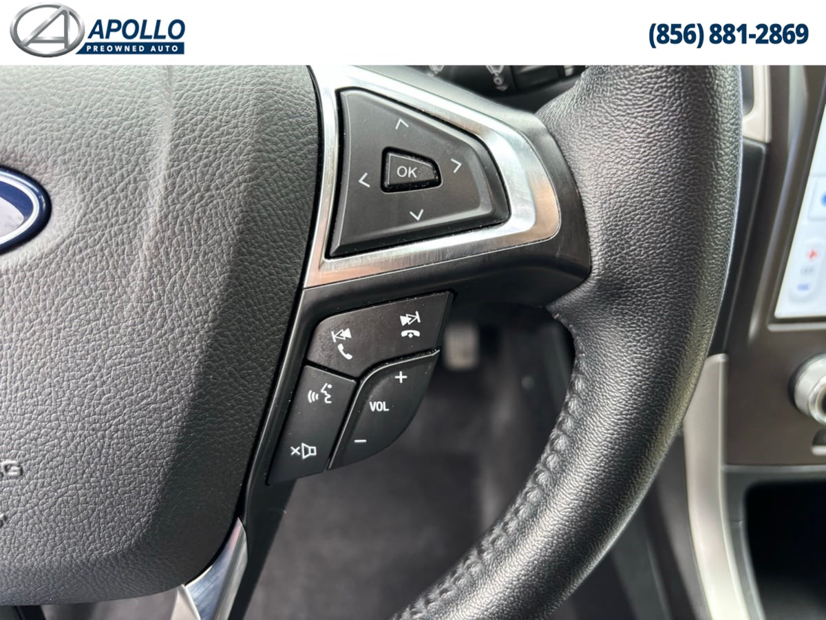 2021 Ford Edge SEL photo 11