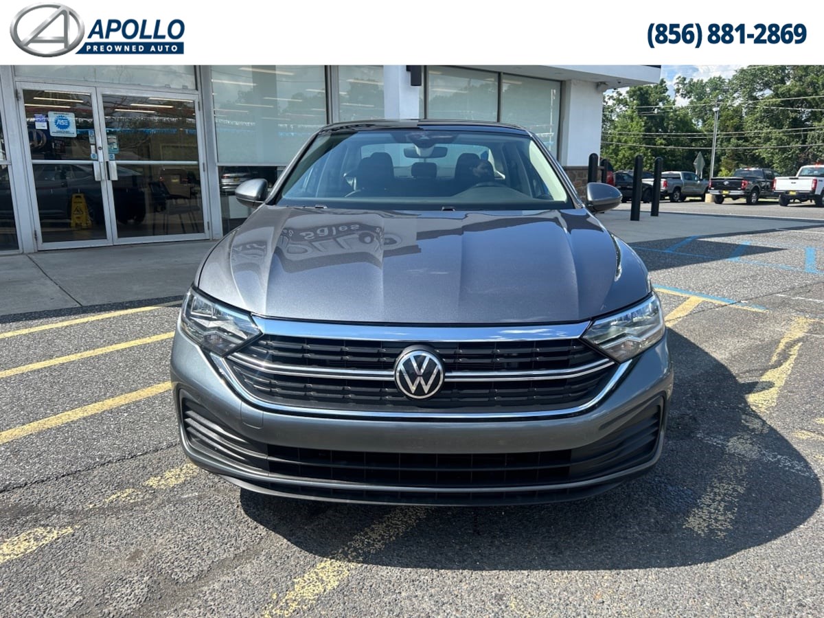 2024 Volkswagen Jetta SE photo 2