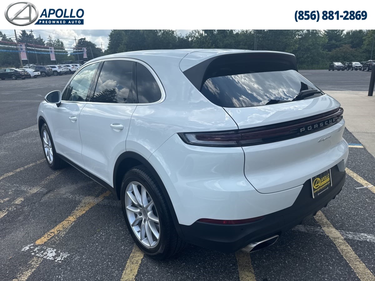2024 Porsche Cayenne photo 5