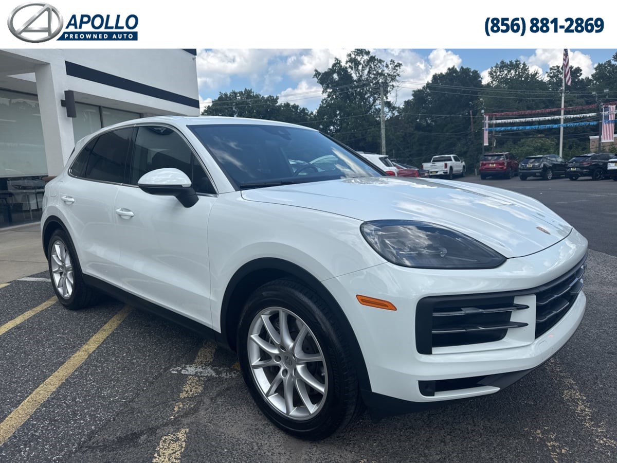 2024 Porsche Cayenne photo 3