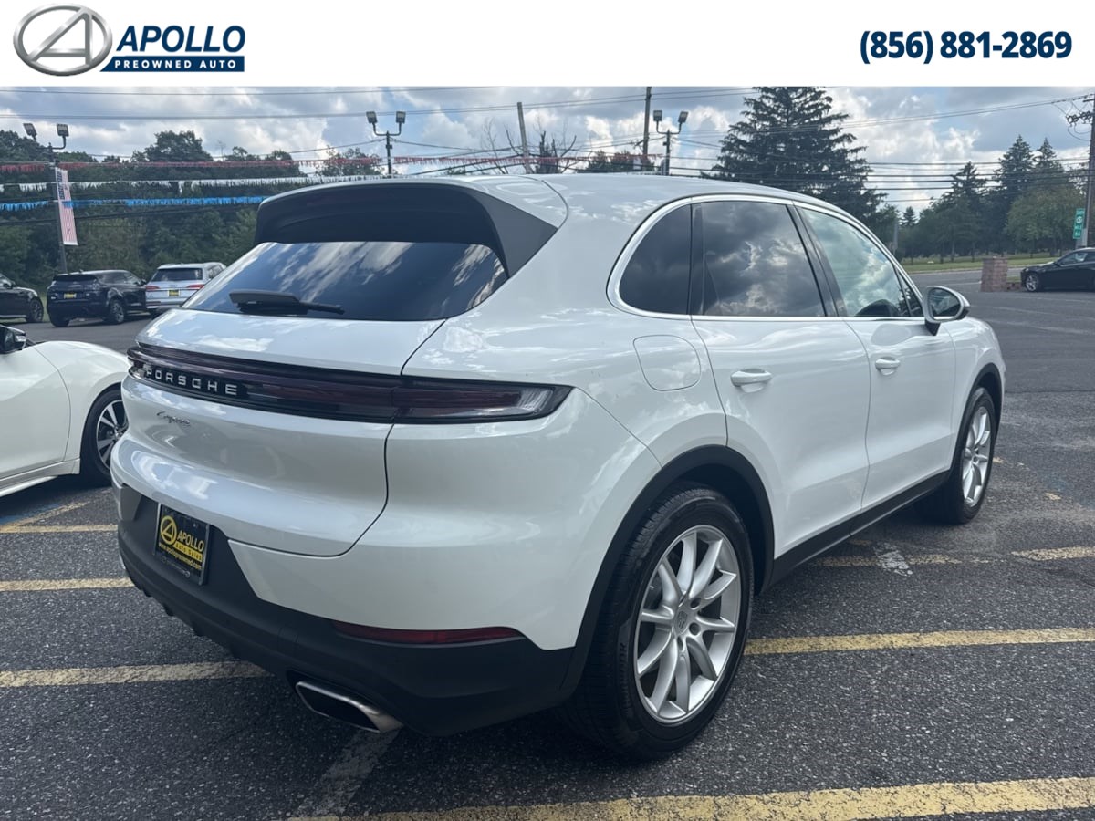 2024 Porsche Cayenne photo 4