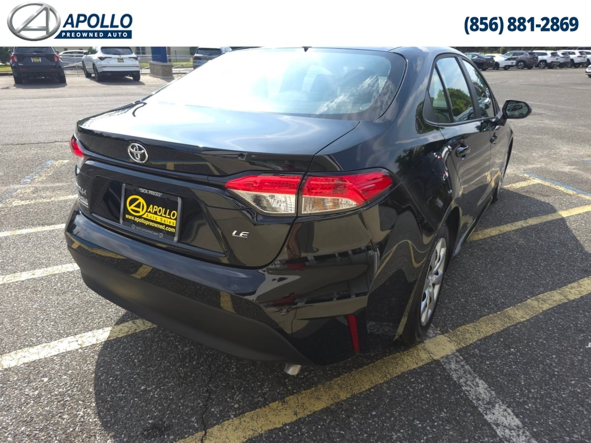 2025 Toyota Corolla LE photo 2