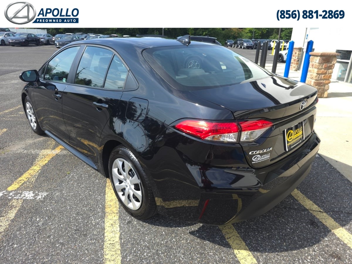 2025 Toyota Corolla LE photo 3