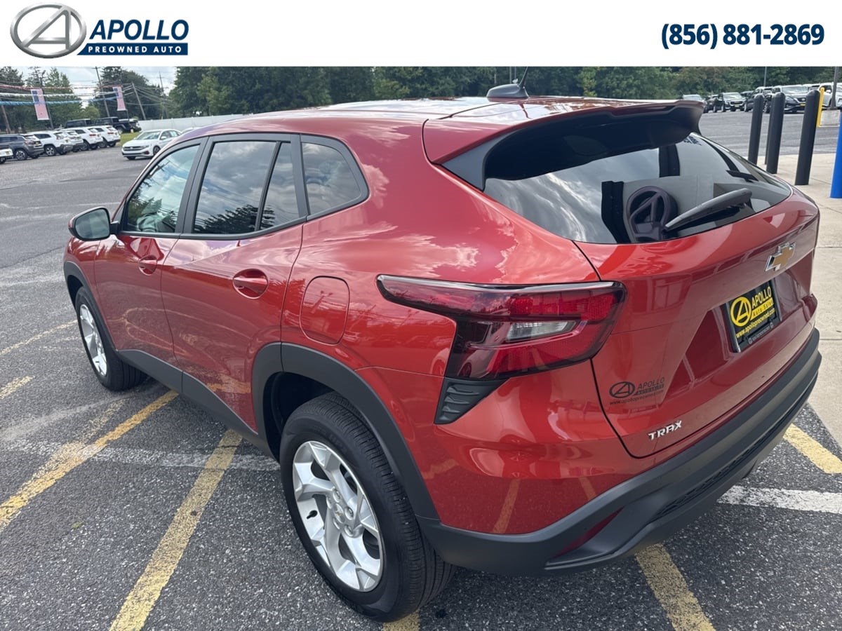 2024 Chevrolet Trax LS photo 5