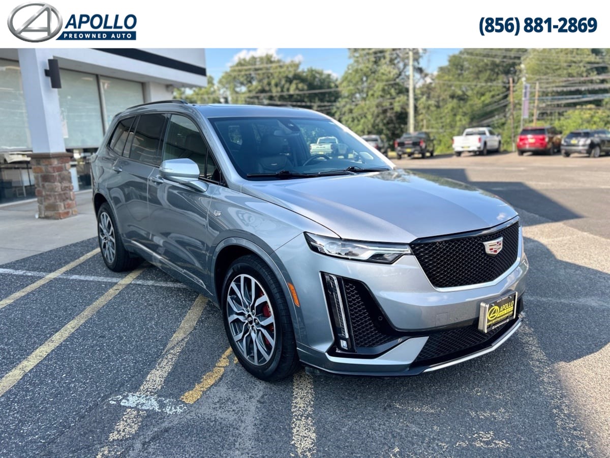 2024 Cadillac XT6 Sport photo 2