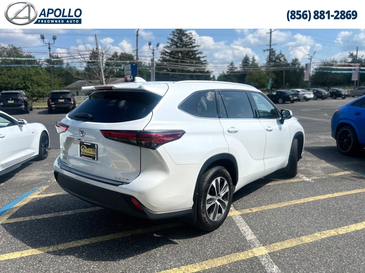 2022 Toyota Highlander XLE photo 4
