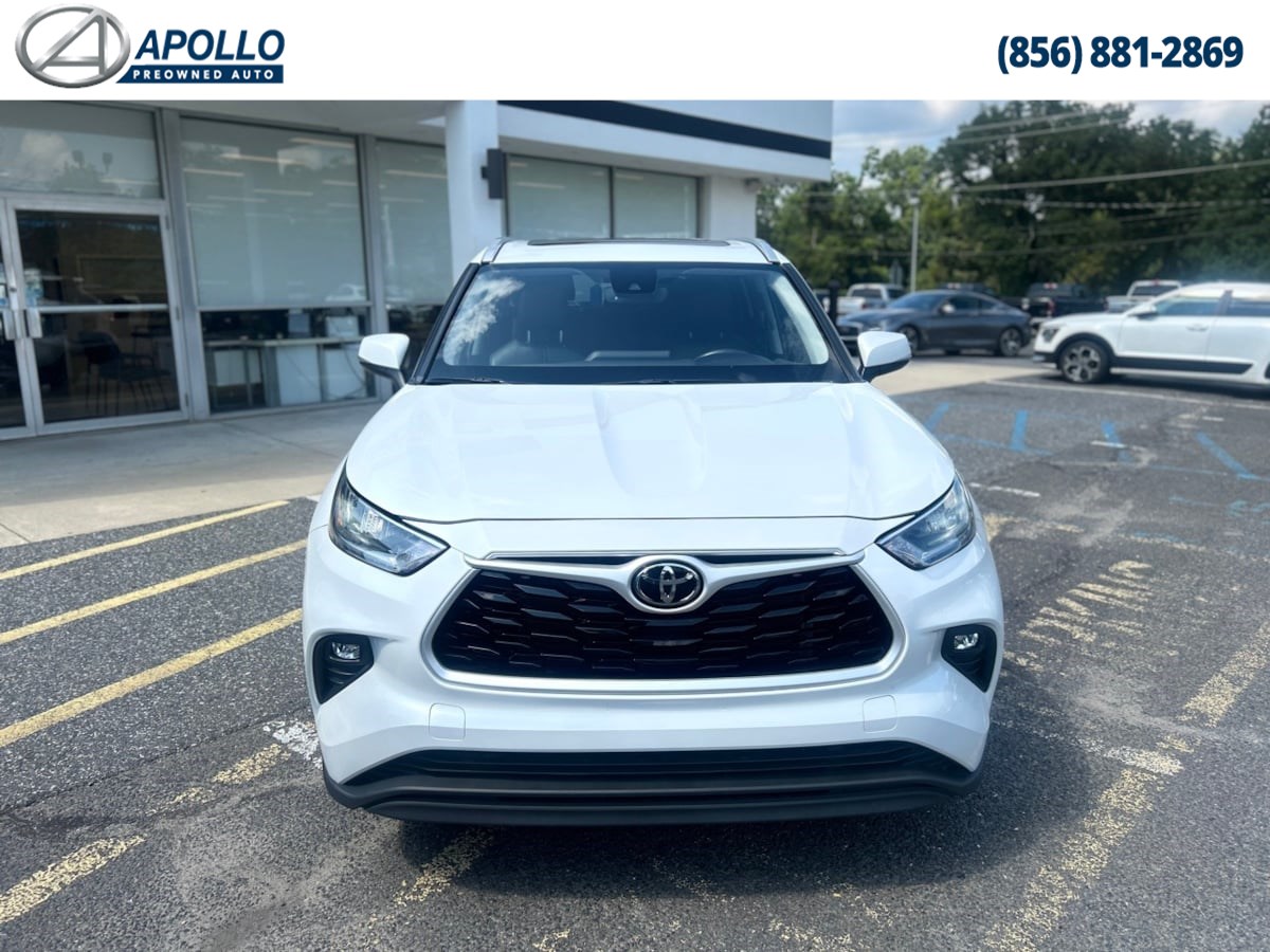 2022 Toyota Highlander XLE photo 2