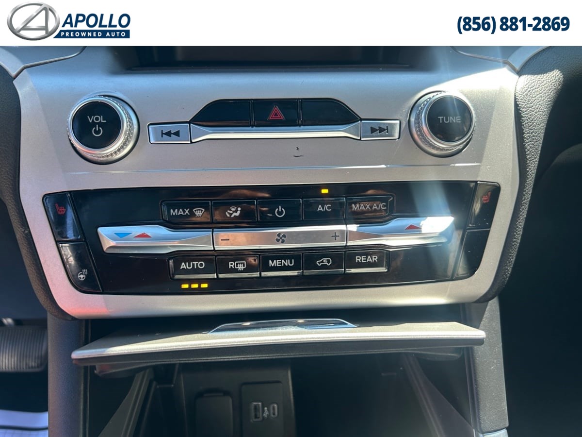 2022 Ford Explorer XLT photo 16