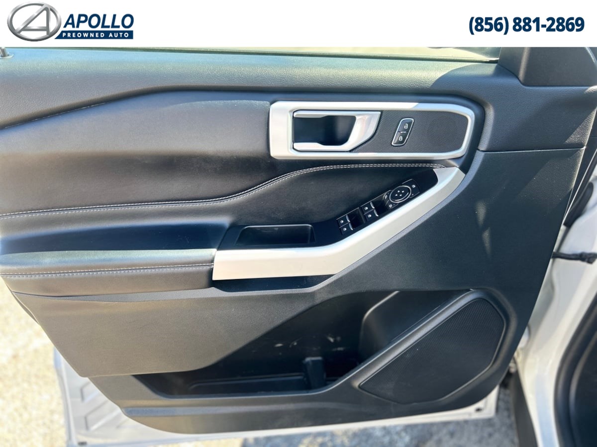 2022 Ford Explorer XLT photo 9