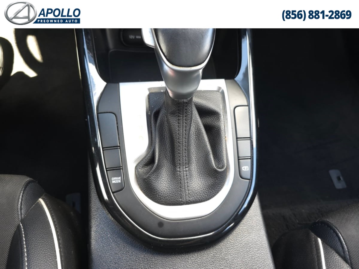 2022 Kia Forte GT-Line photo 13