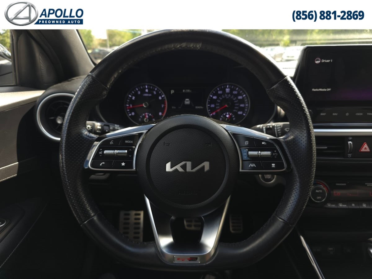 2022 Kia Forte GT-Line photo 9