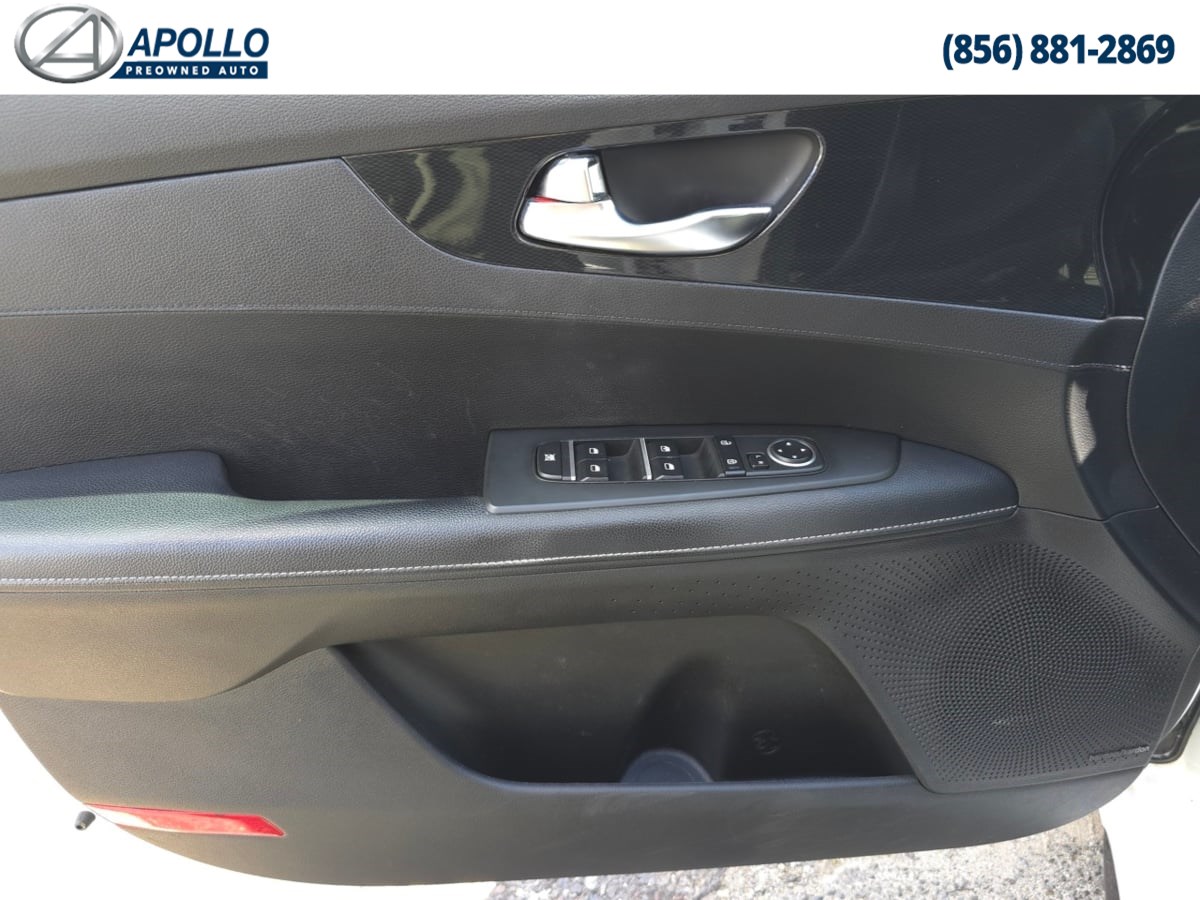 2022 Kia Forte GT-Line photo 7