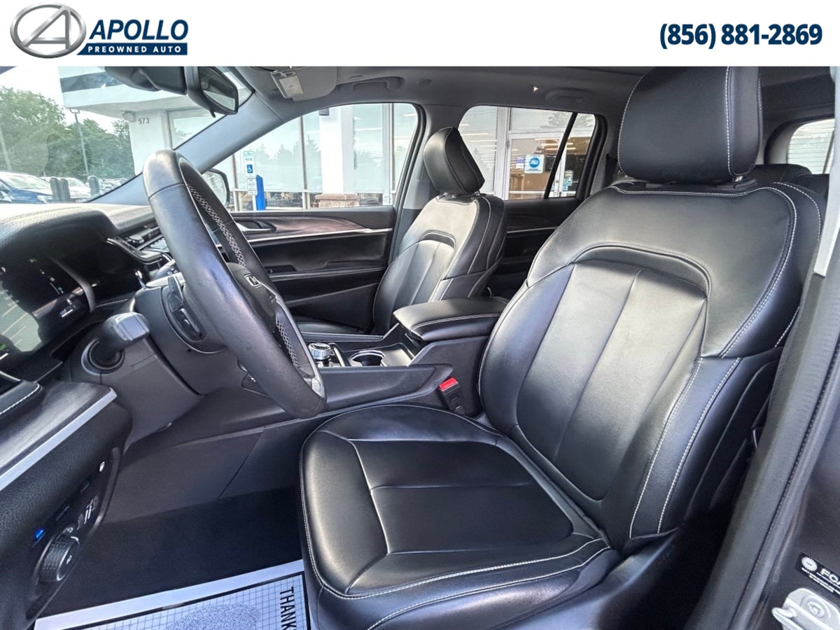 2023 Jeep Cherokee 4xe photo 5