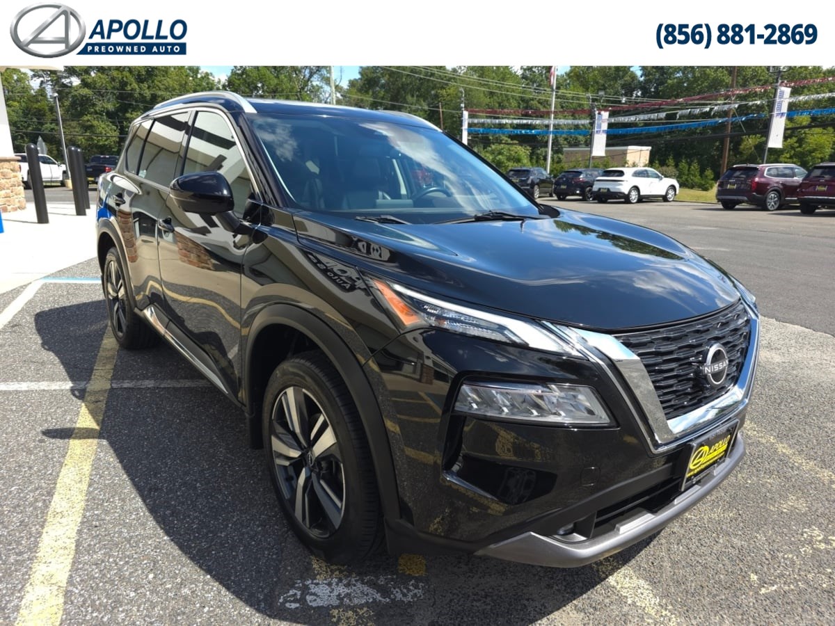 2022 Nissan Rogue SL photo 2