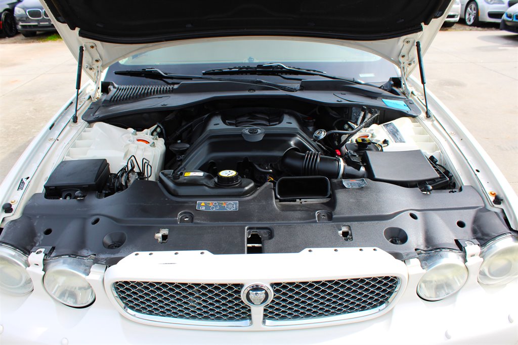 Sold 2008 Jaguar XJ Vanden Plas in Loganville