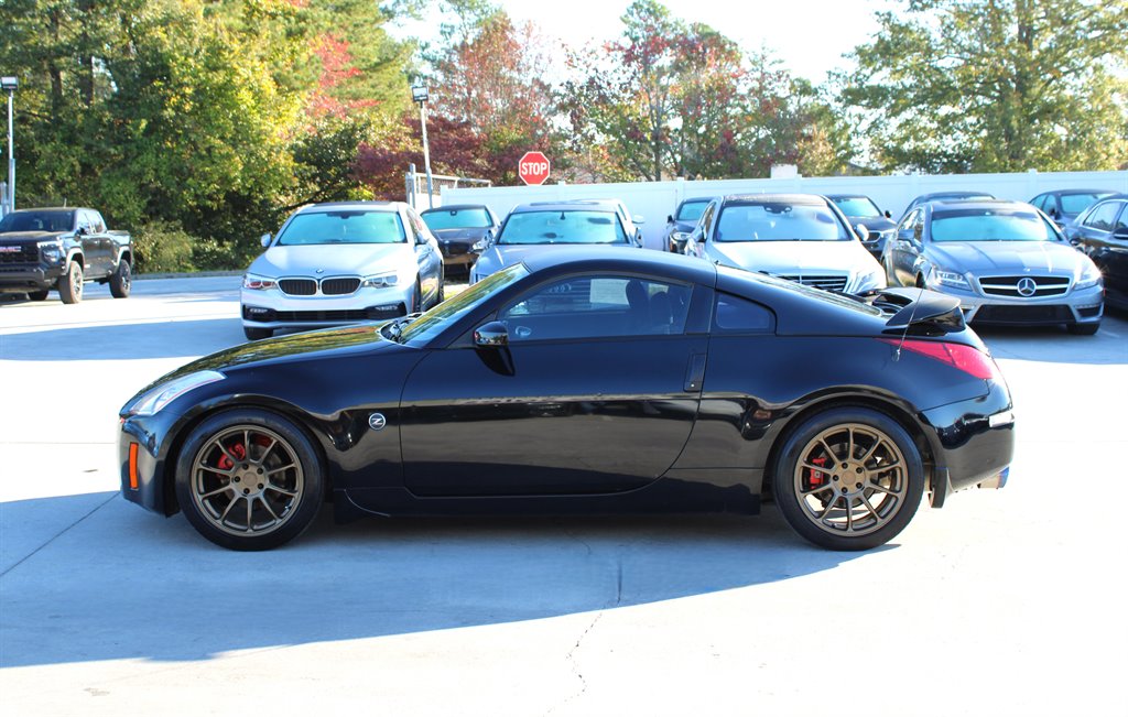 Sold 2005 Nissan 350Z in Loganville