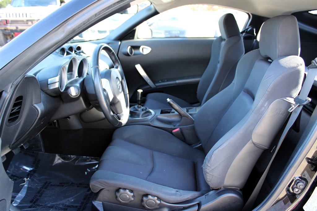 Sold 2005 Nissan 350Z in Loganville