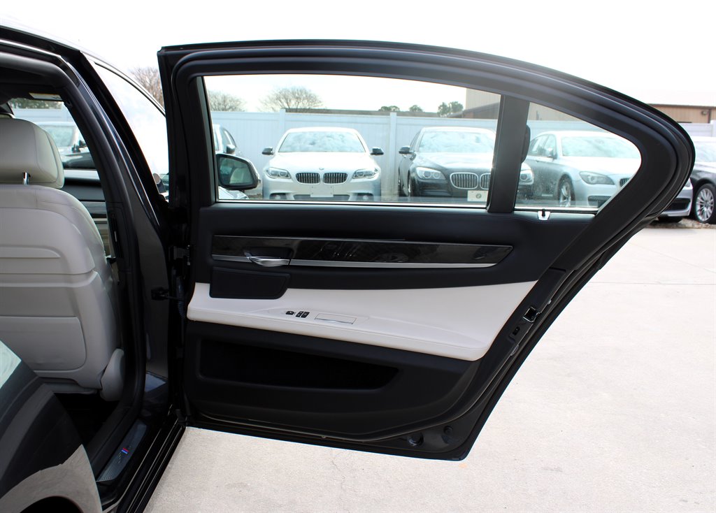 2015 Bmw 750Li / ALPINA B7 photo 27