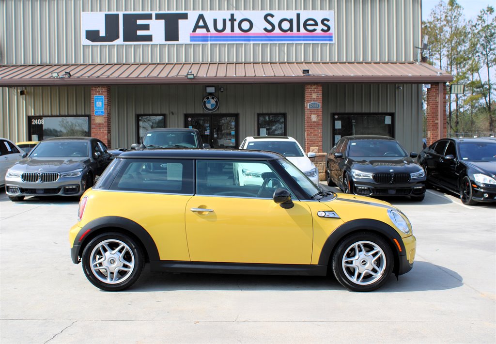Sold 2009 MINI Cooper Hardtop S in Loganville