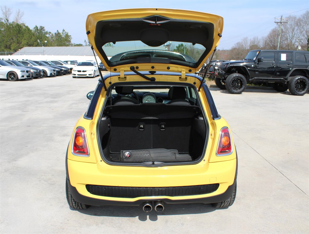 Sold 2009 MINI Cooper Hardtop S in Loganville