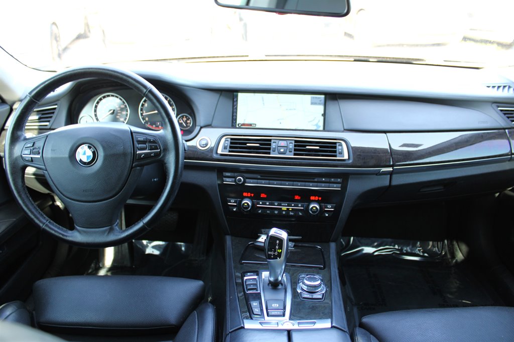 2011 Bmw 750xi 7-Series photo 10
