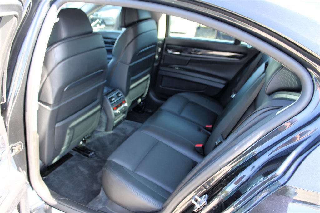 2011 Bmw 750xi 7-Series photo 18
