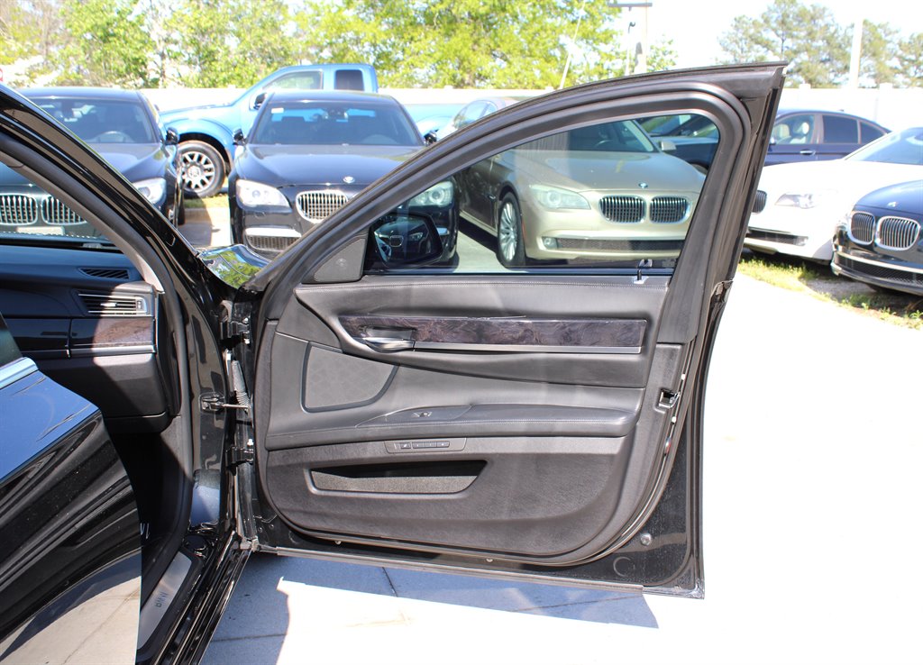 2011 Bmw 750xi 7-Series photo 30