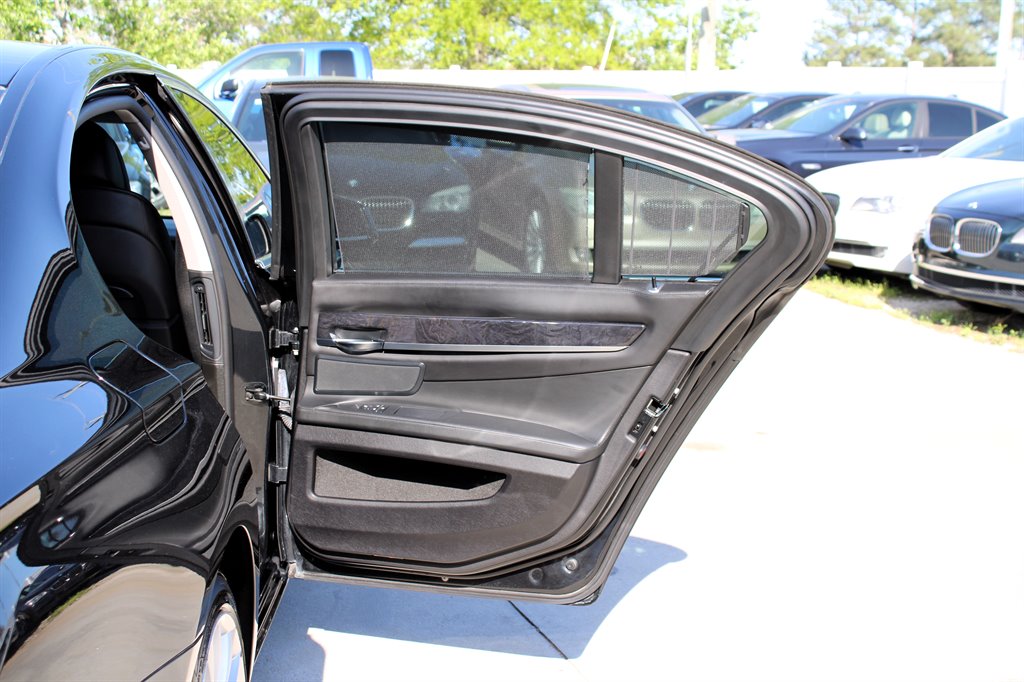 2011 Bmw 750xi 7-Series photo 32