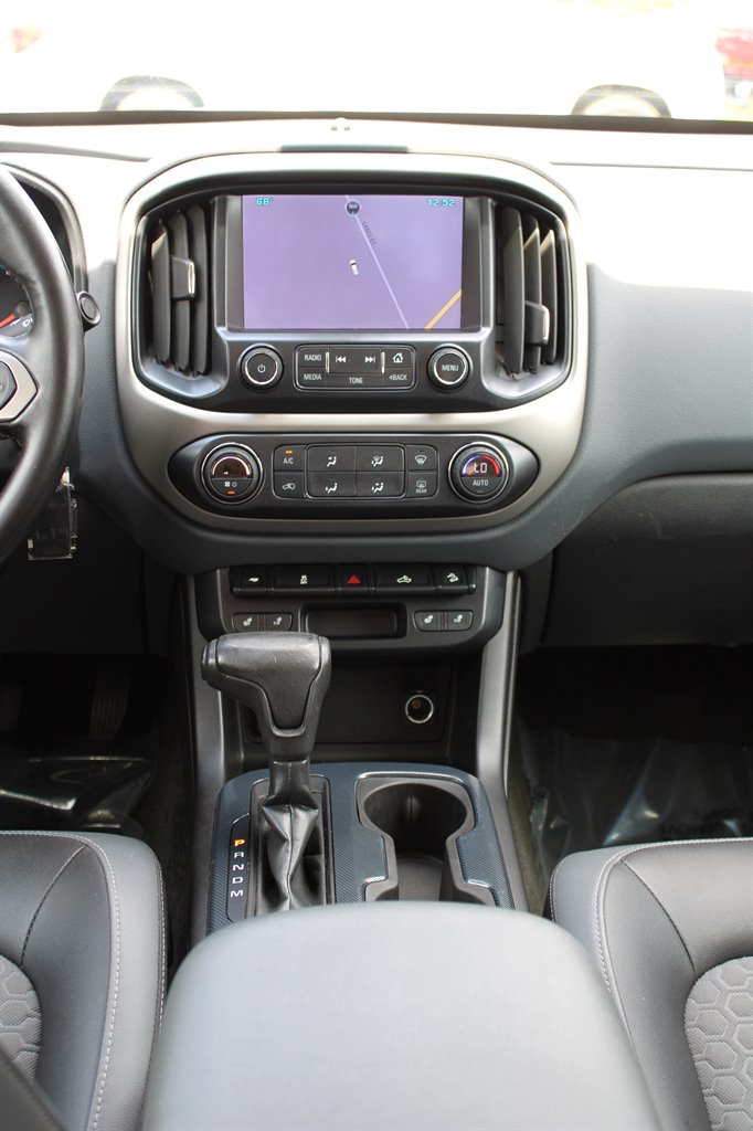 2015 Chevrolet Colorado Z71 photo 12