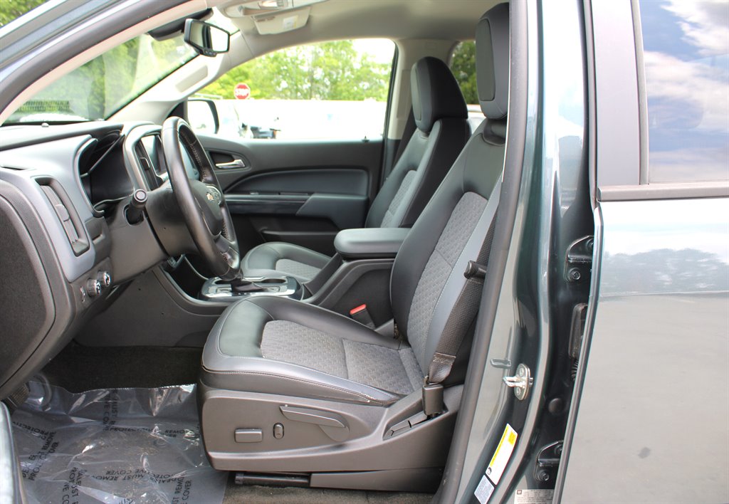 2015 Chevrolet Colorado Z71 photo 16