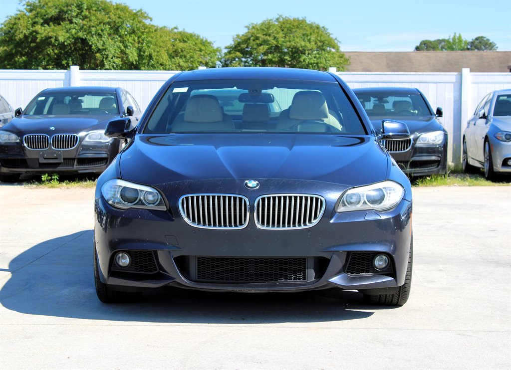 2011 Bmw 550i 5-Series photo 2