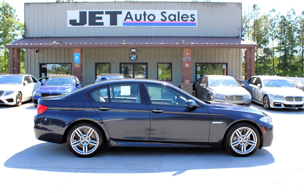 2011 BMW 5 Series 550i - Photo 8