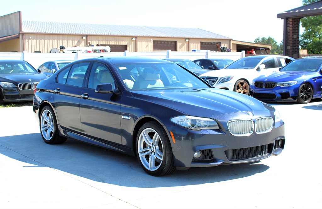 2011 BMW 5 Series 550i - Photo 9