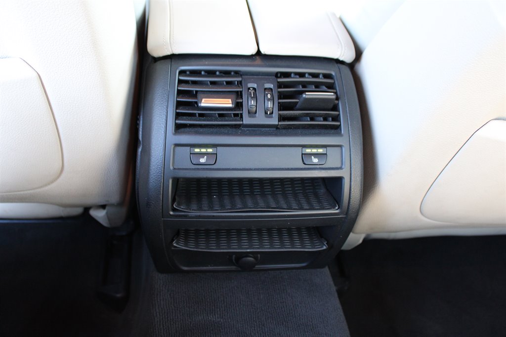 2011 BMW 5 Series 550i - Photo 20