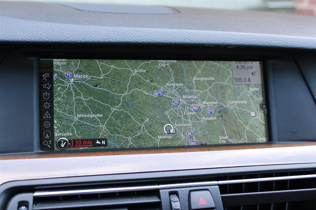 2011 BMW 5 Series 550i - Photo 23