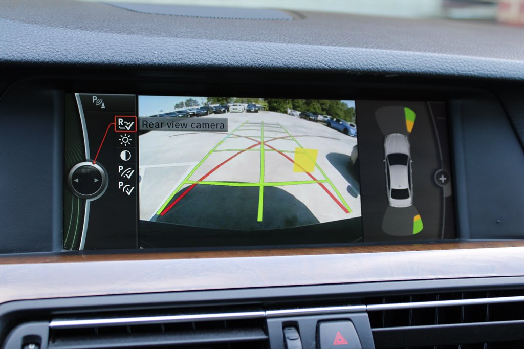 2011 BMW 5 Series 550i - Photo 24