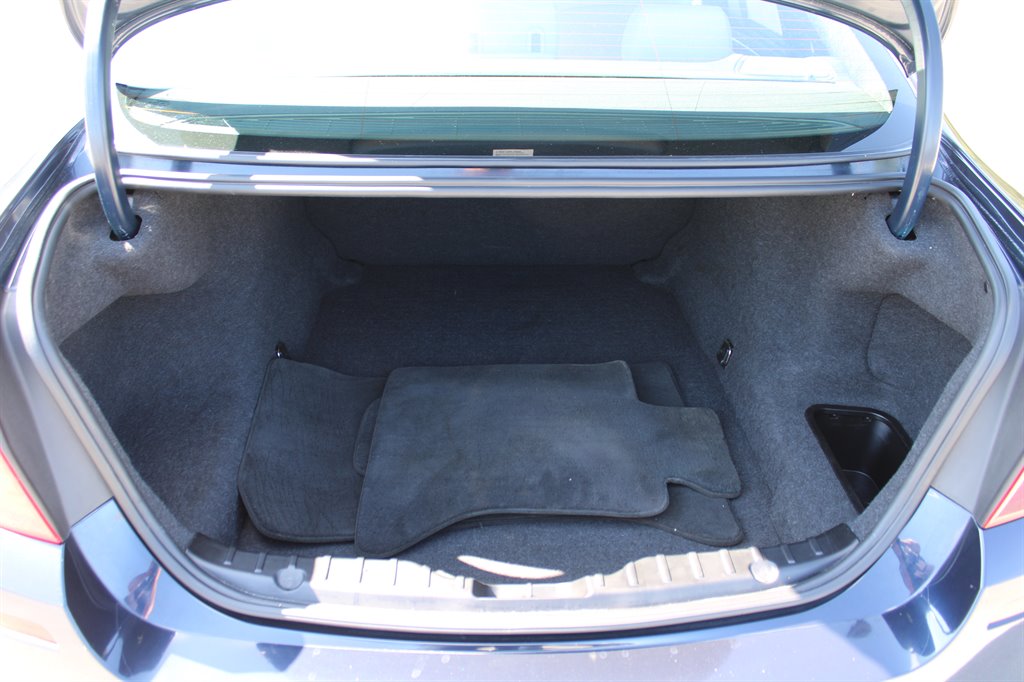 2011 BMW 5 Series 550i - Photo 33