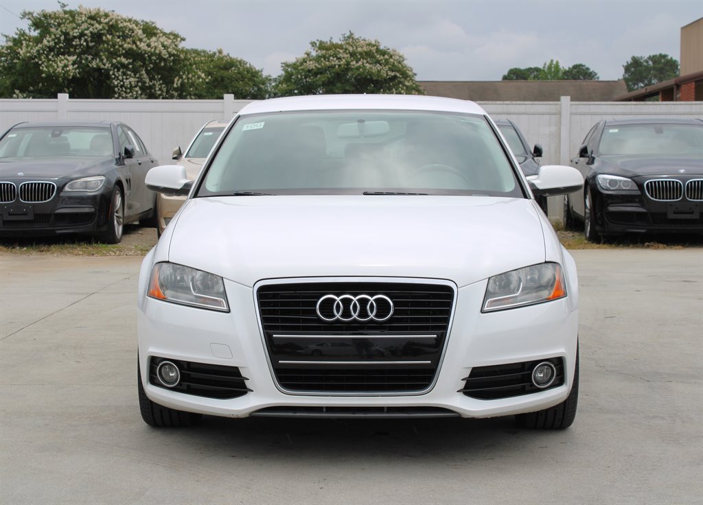 2013 Audi A3 Premium photo 2