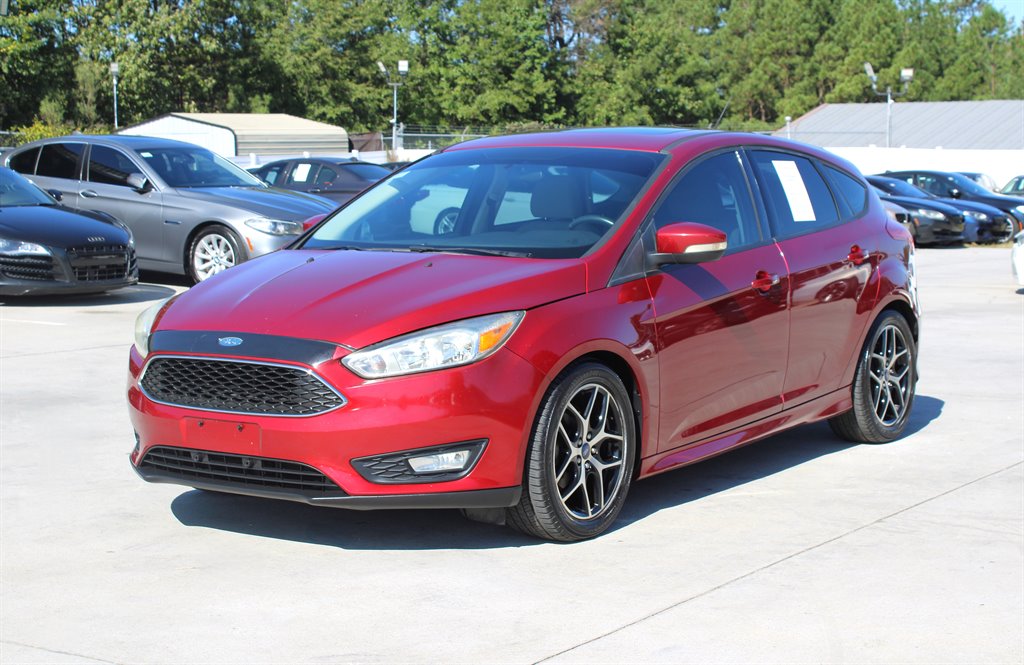 2016 Ford Focus SE photo 2
